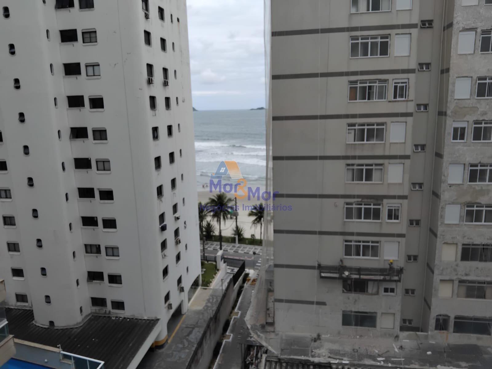 Apartamento na Praia das Astúrias, Guarujá - SP