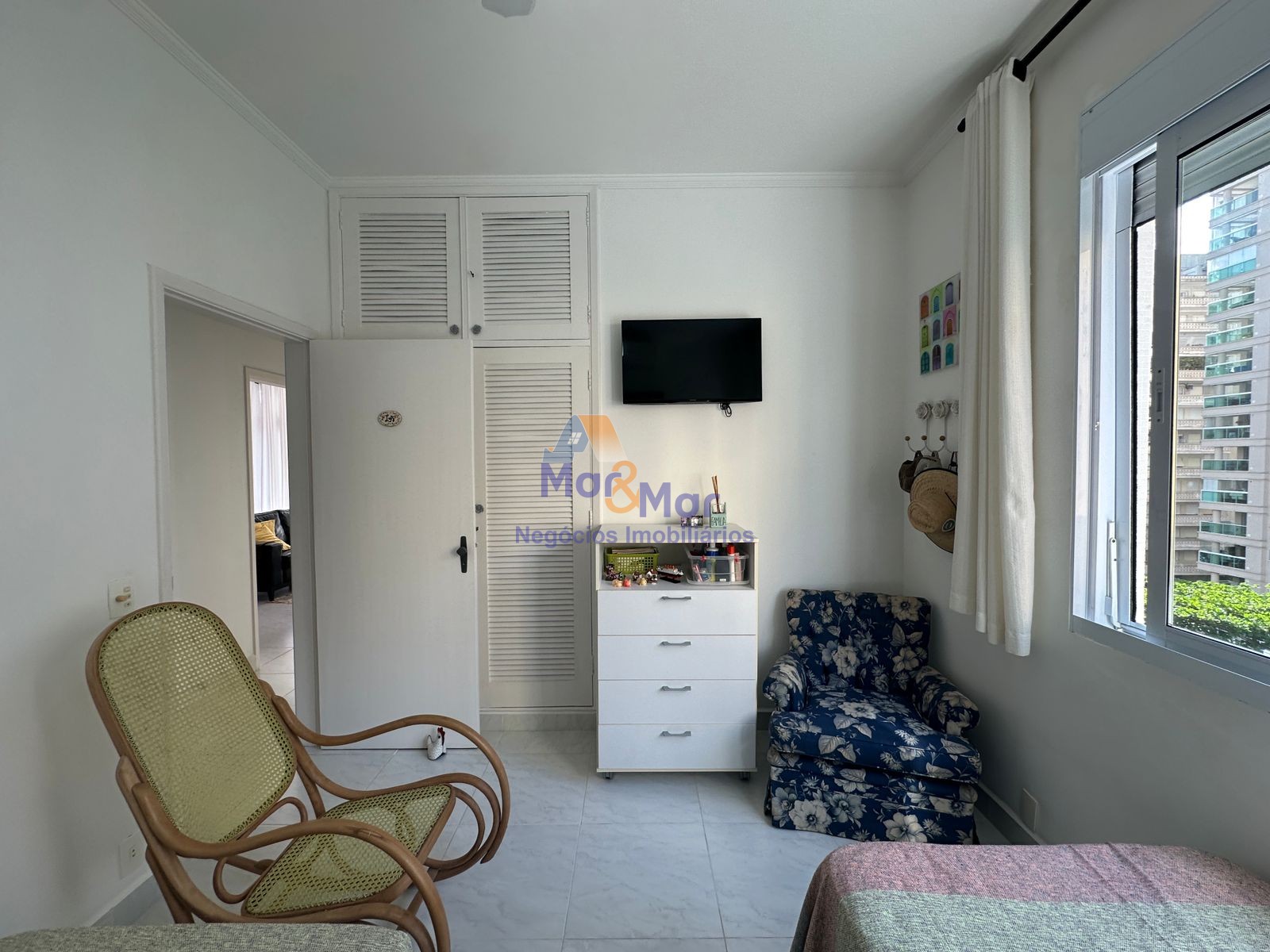 Apartamento na Praia das Pitangueiras, Guarujá - SP