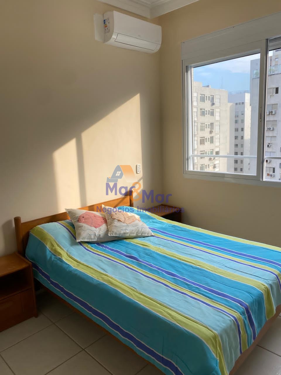 Apartamento na Praia das Pitangueiras, Guarujá - SP