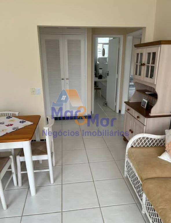 Apartamento na Praia das Pitangueiras, Guarujá - SP
