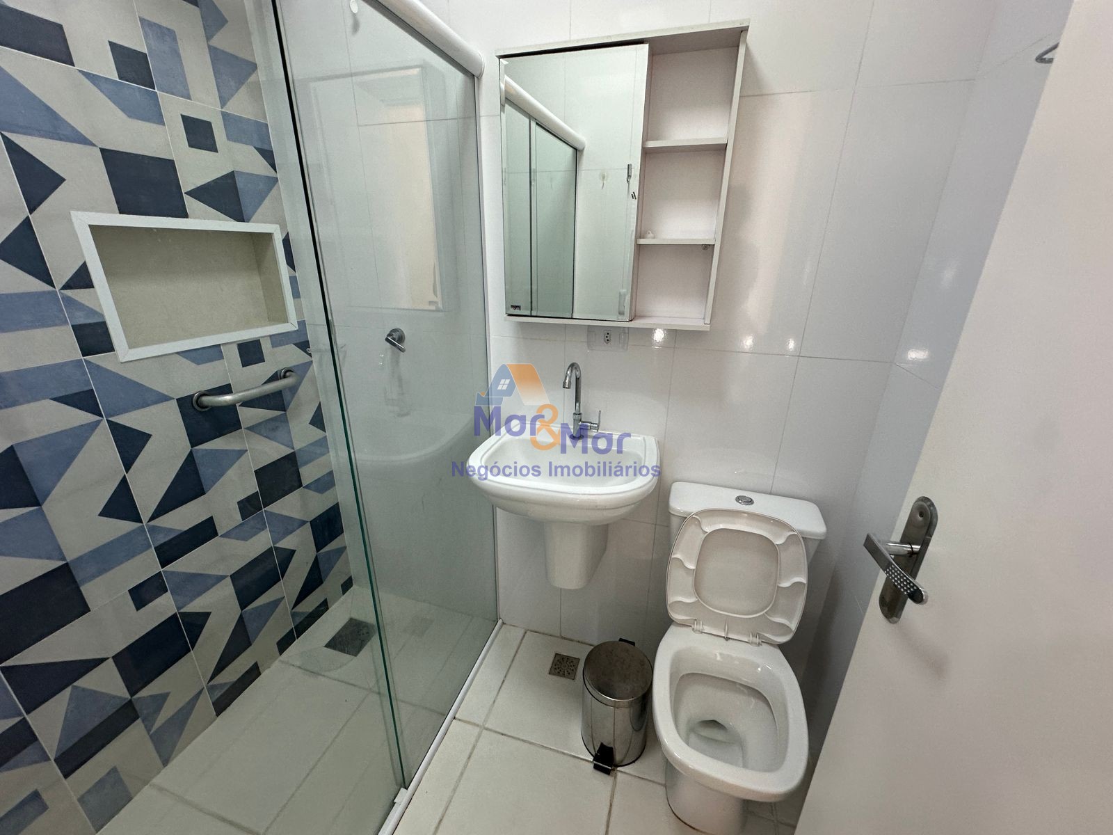 Apartamento na Praia das Pitangueiras, Guarujá - SP