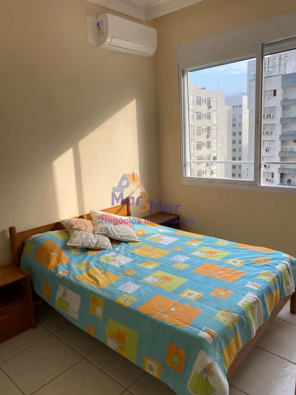Apartamento na Praia das Pitangueiras, Guarujá - SP