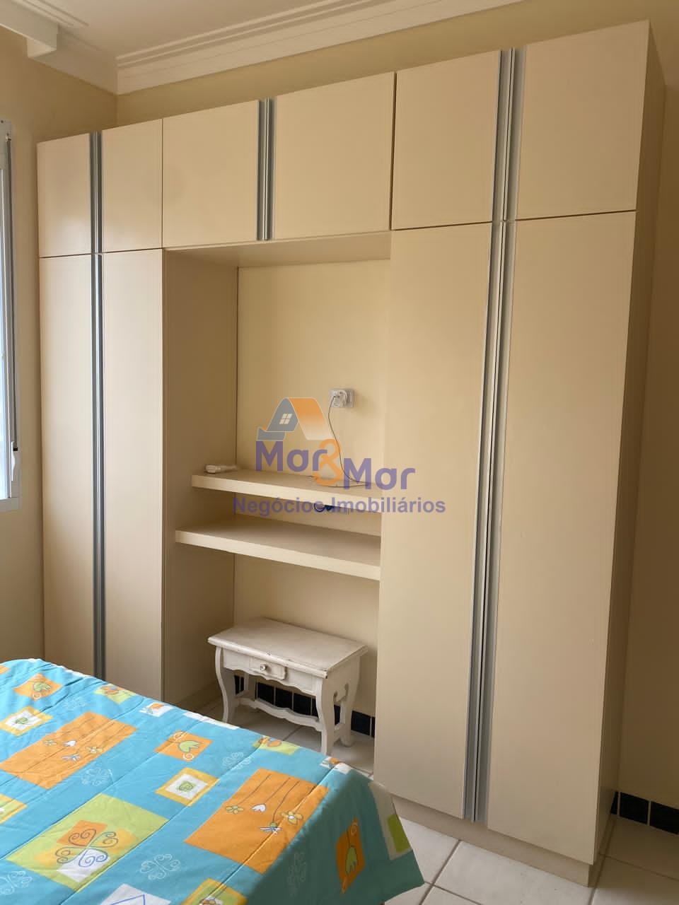 Apartamento na Praia das Pitangueiras, Guarujá - SP