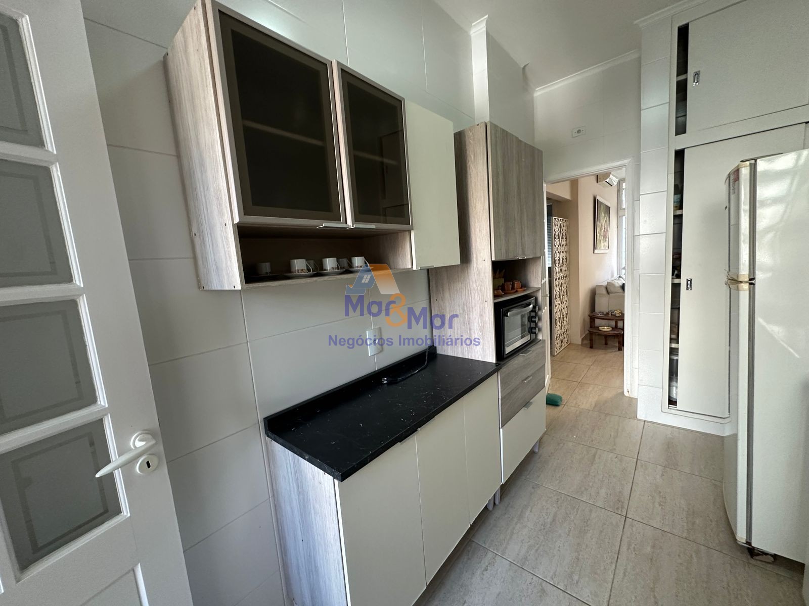 Apartamento na Praia das Pitangueiras, Guarujá - SP