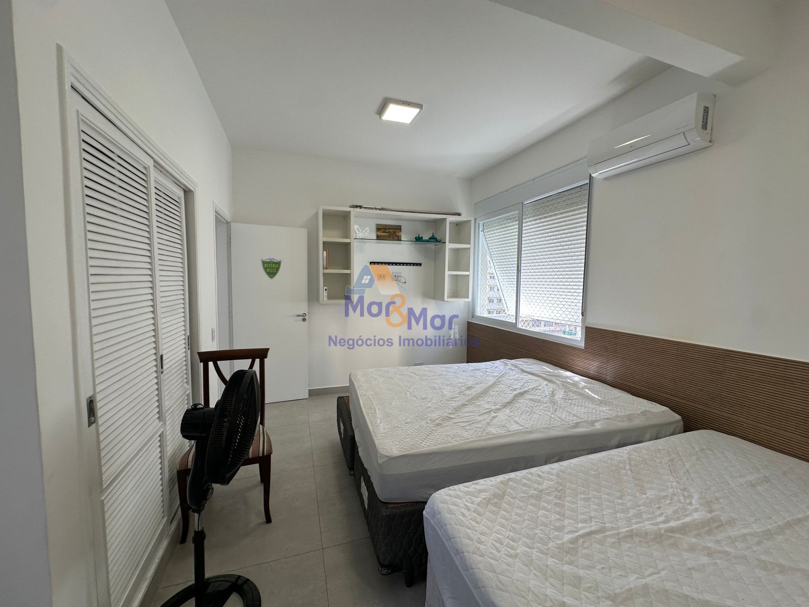 Apartamento na Praia das Pitangueiras, Guarujá - SP