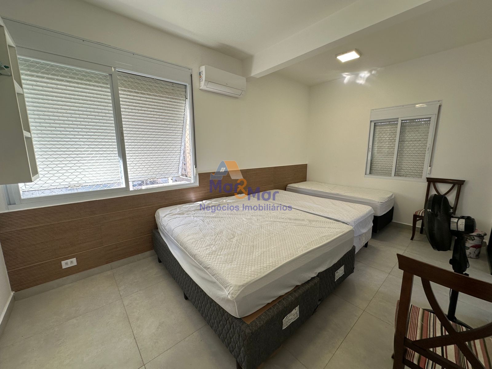 Apartamento na Praia das Pitangueiras, Guarujá - SP