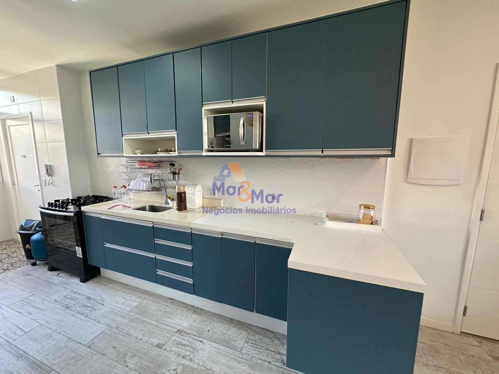 Apartamento na Praia das Pitangueiras, Guarujá - SP