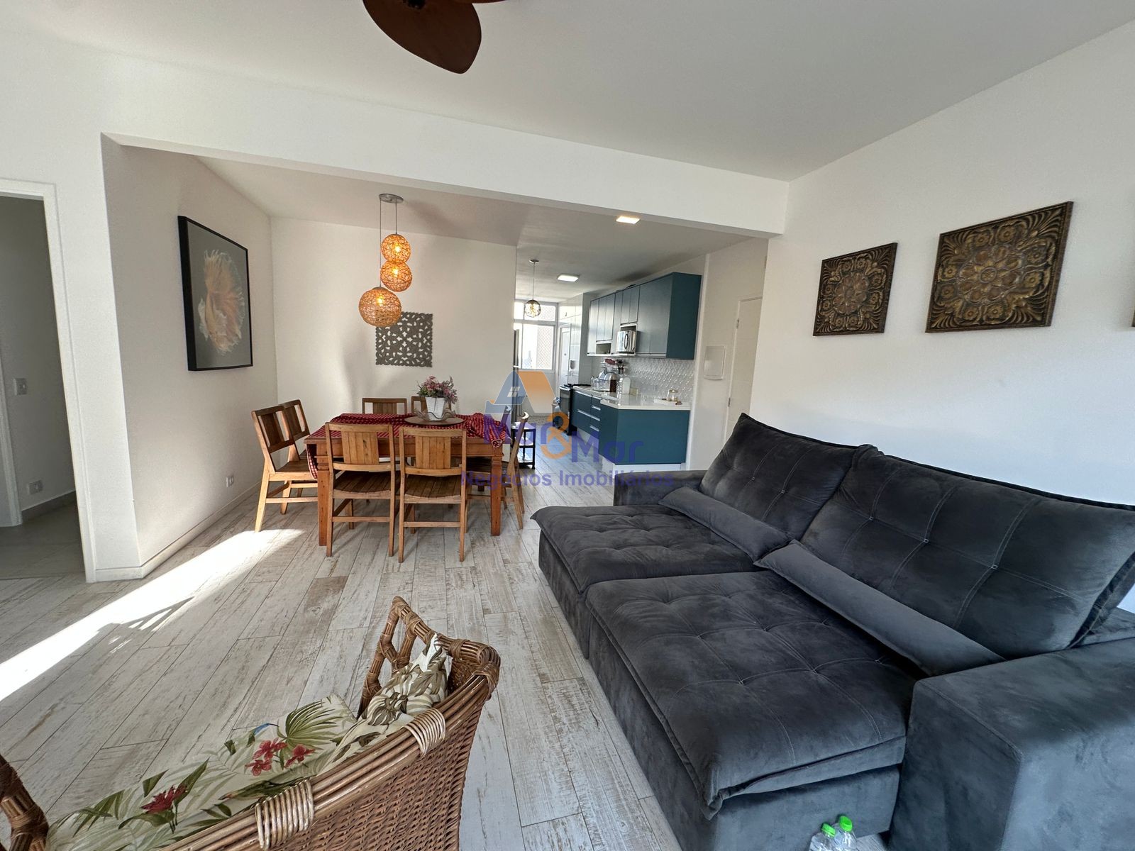 Apartamento na Praia das Pitangueiras, Guarujá - SP