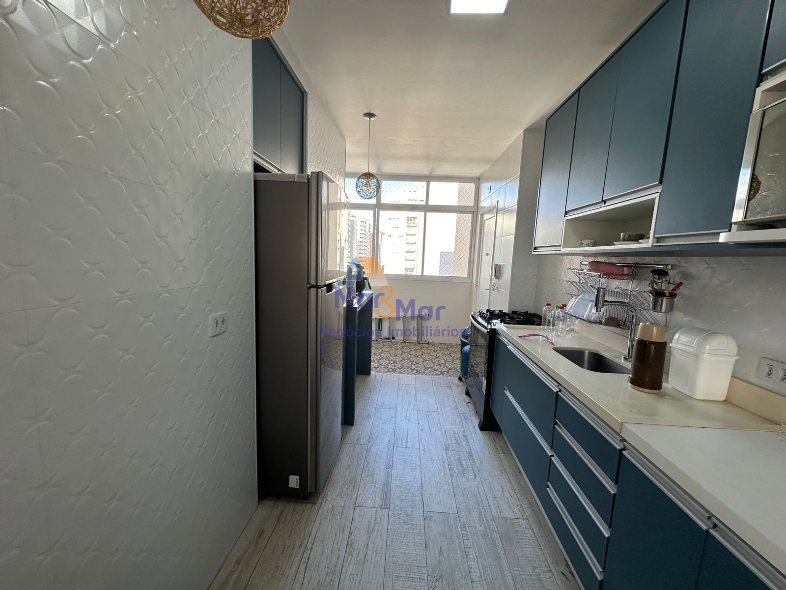 Apartamento na Praia das Pitangueiras, Guarujá - SP