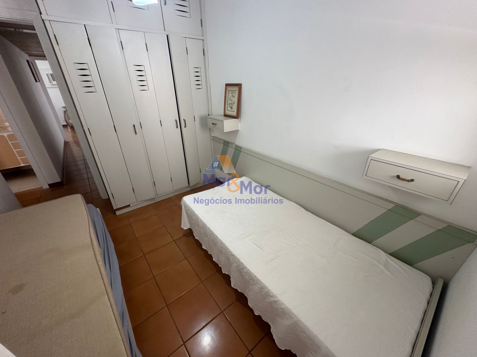 Apartamento na Praia das Pitangueiras, Guarujá - SP