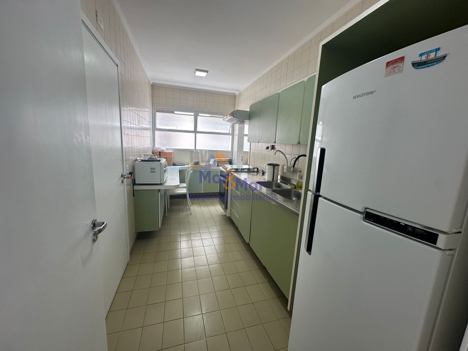 Apartamento na Praia das Pitangueiras, Guarujá - SP