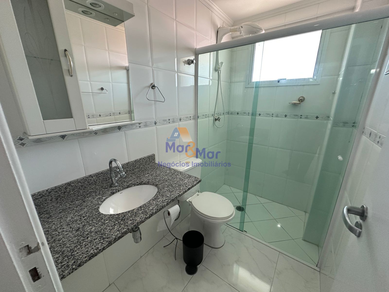 Apartamento na Praia das Astúrias, Guarujá - SP