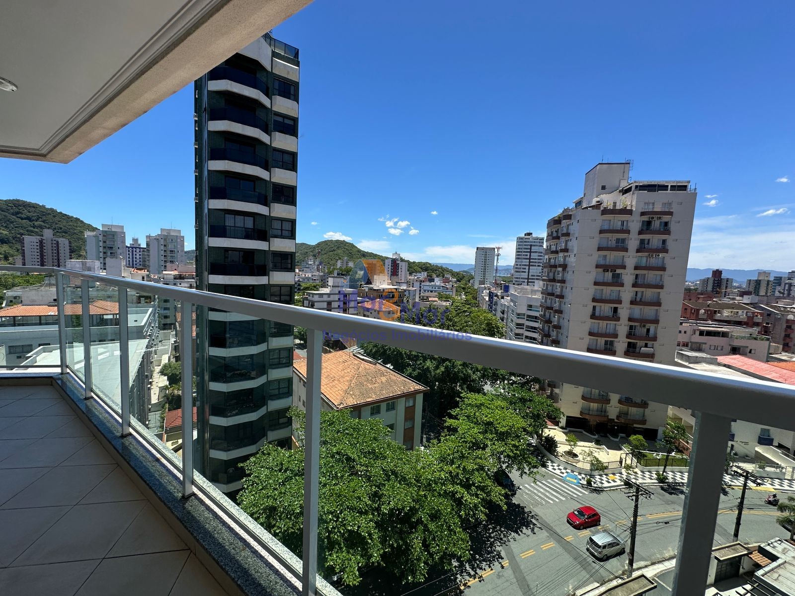 Apartamento na Praia das Astúrias, Guarujá - SP