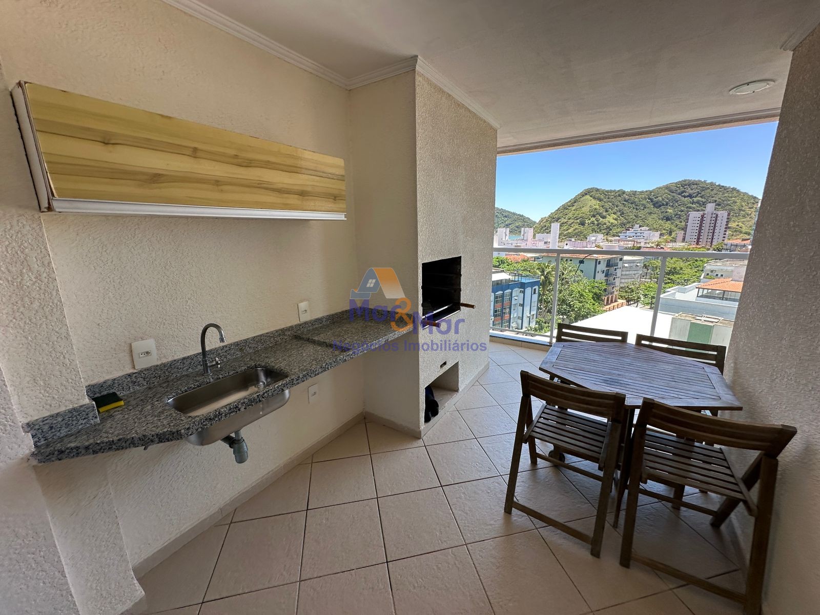 Apartamento na Praia das Astúrias, Guarujá - SP