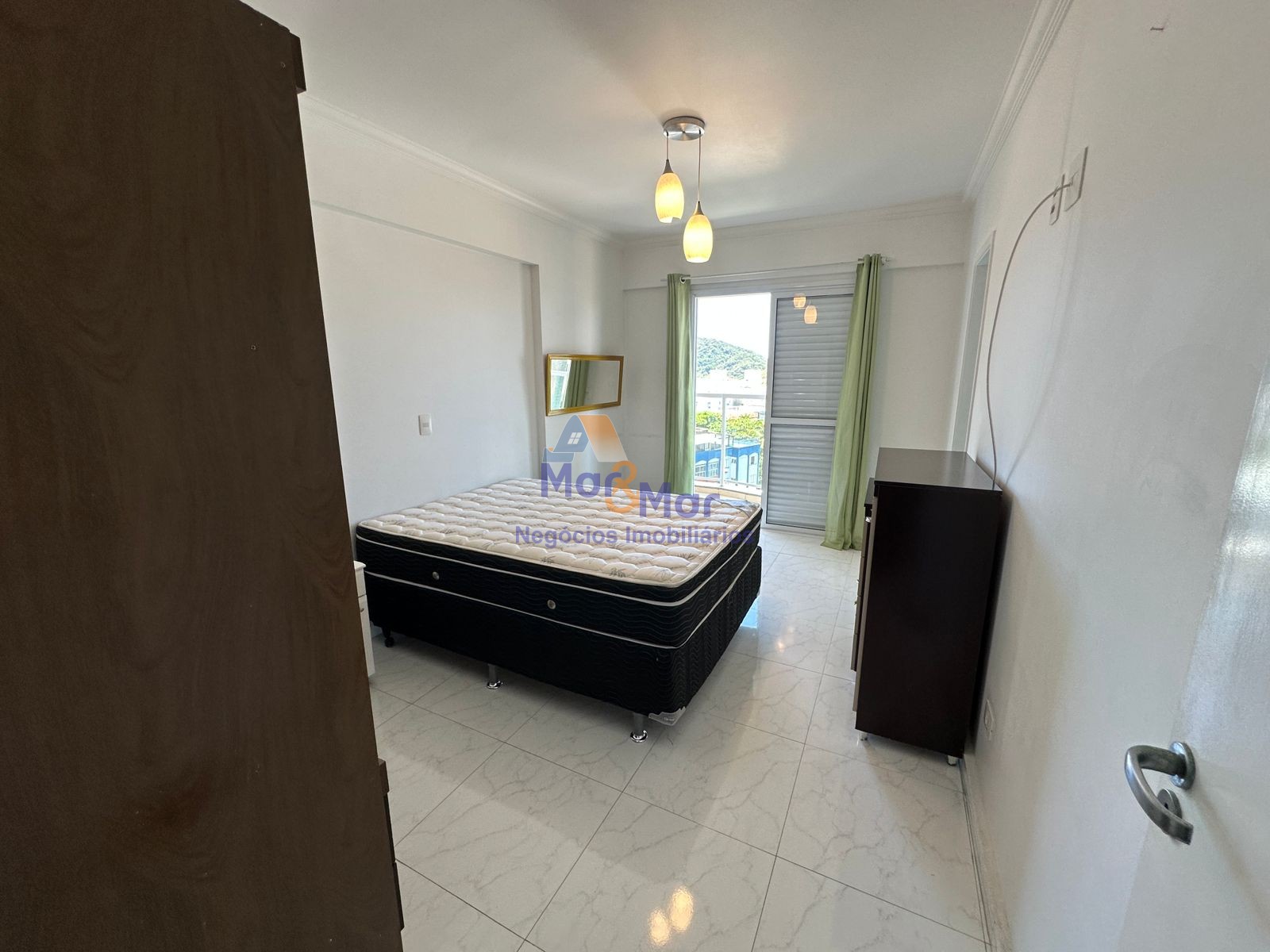 Apartamento na Praia das Astúrias, Guarujá - SP