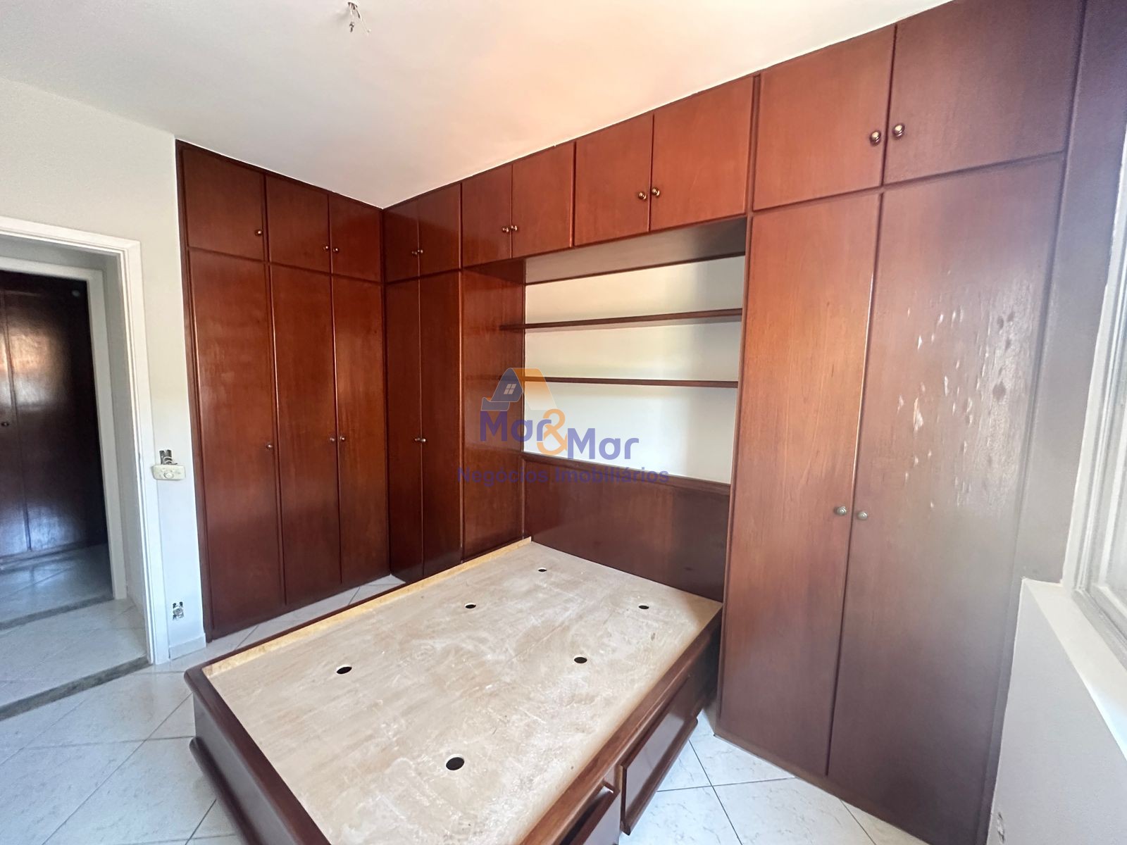 Apartamento na Praia da Enseada, Guarujá - SP