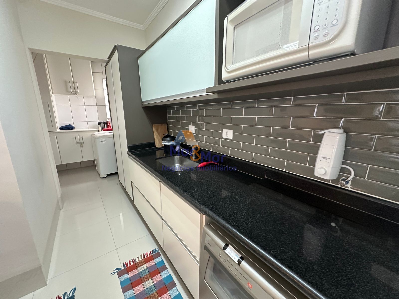 Apartamento na Praia da Enseada, Guarujá - SP