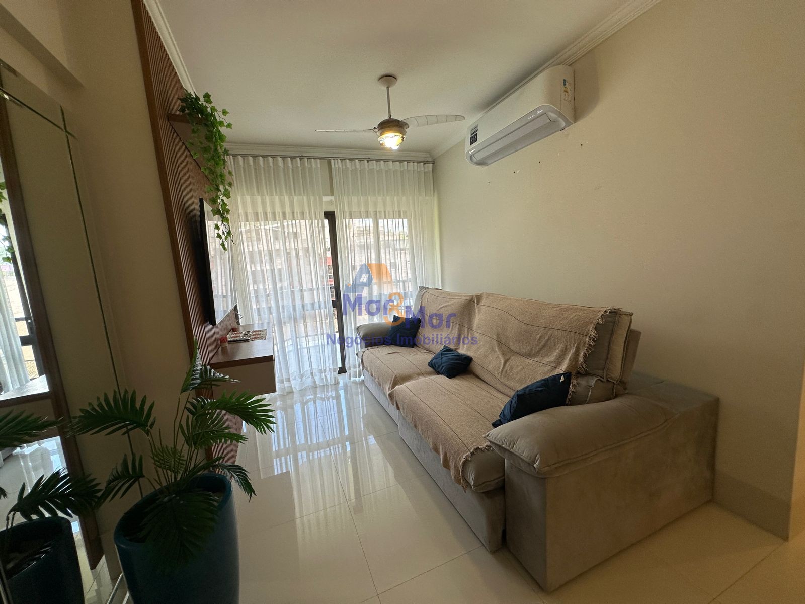 Apartamento na Praia da Enseada, Guarujá - SP