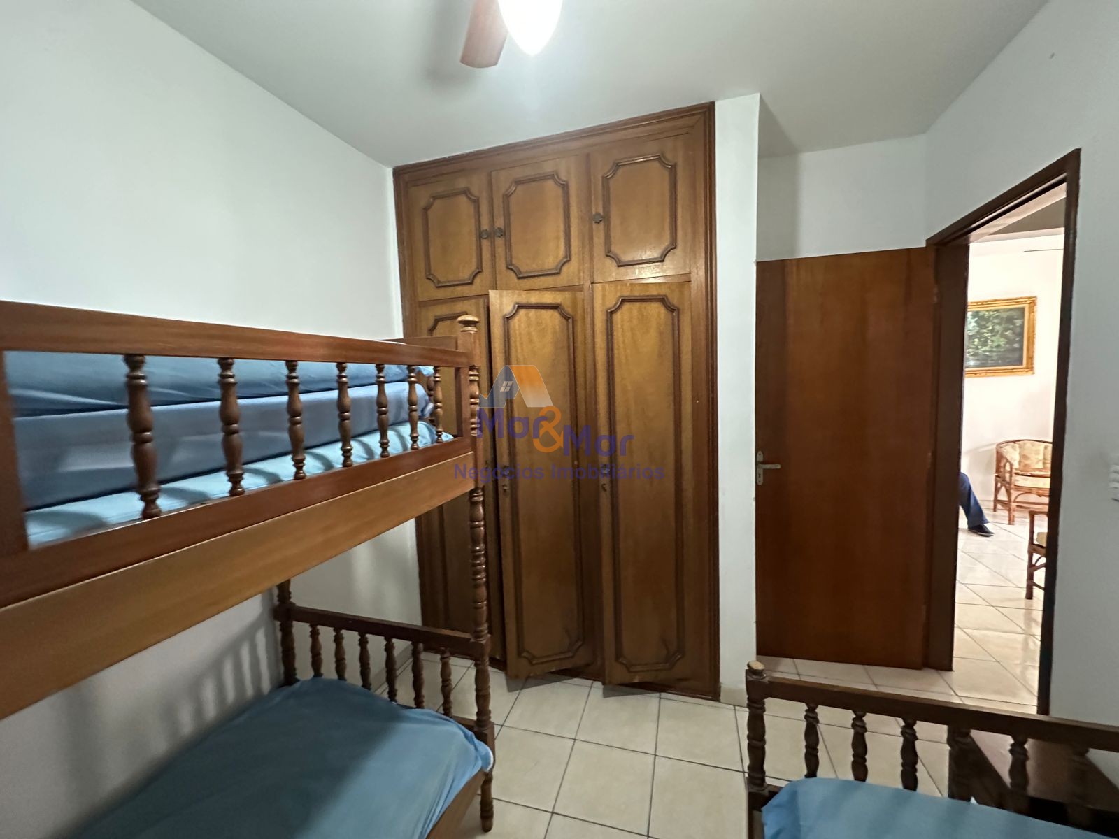 Apartamento na Praia das Pitangueiras, Guarujá - SP