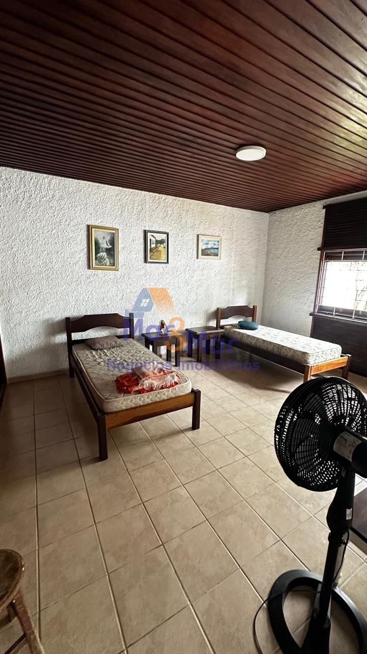 Casa na Praia do Guaiuba, Guarujá - SP