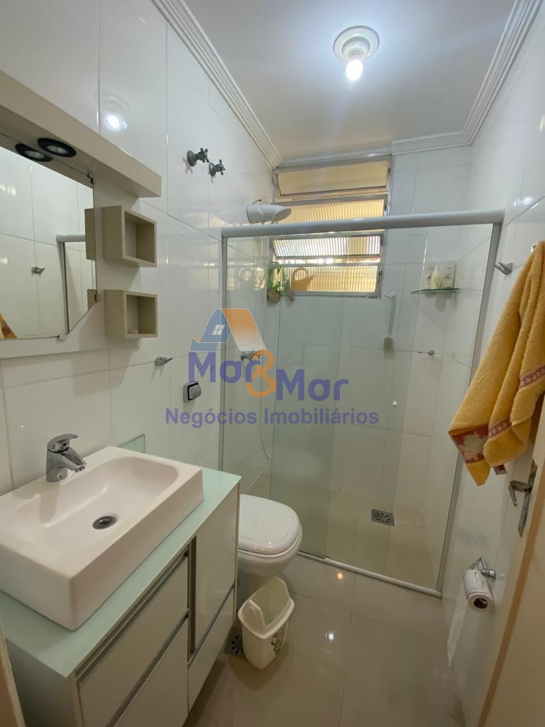Apartamento na Praia das Pitangueiras, Guarujá - SP
