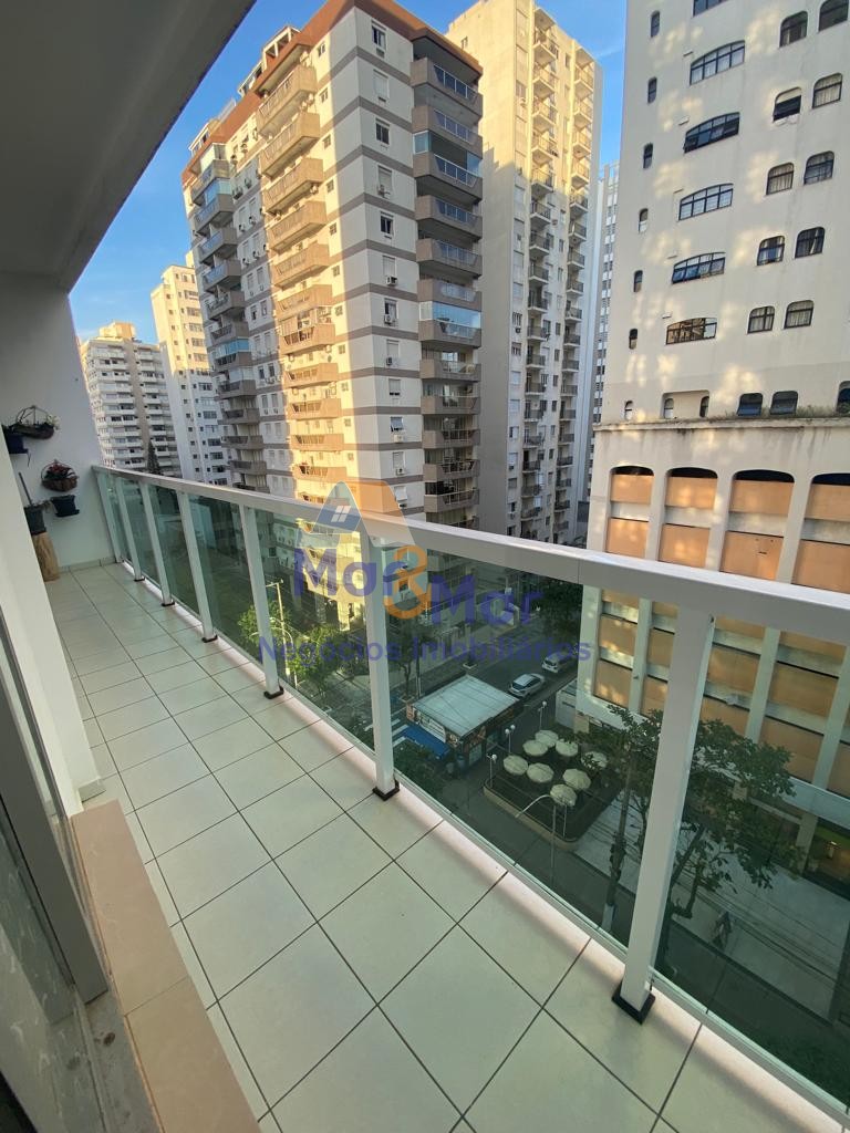 Apartamento na Praia das Pitangueiras, Guarujá - SP
