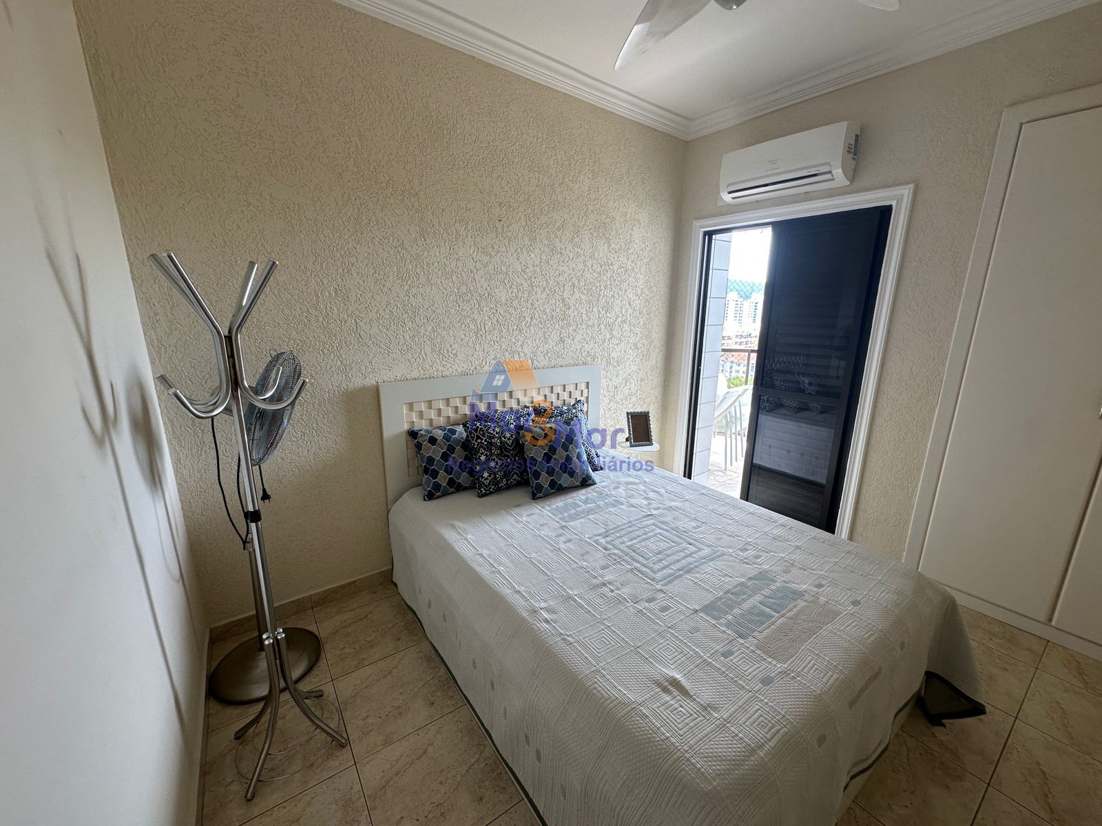 Apartamento na Praia da Enseada, Guarujá - SP