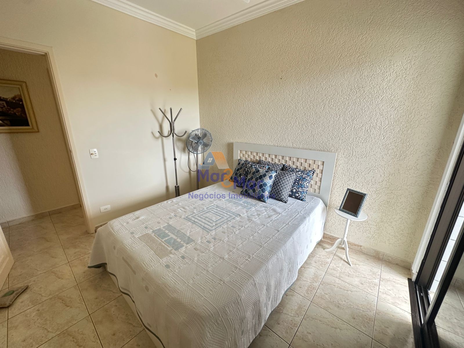 Apartamento na Praia da Enseada, Guarujá - SP