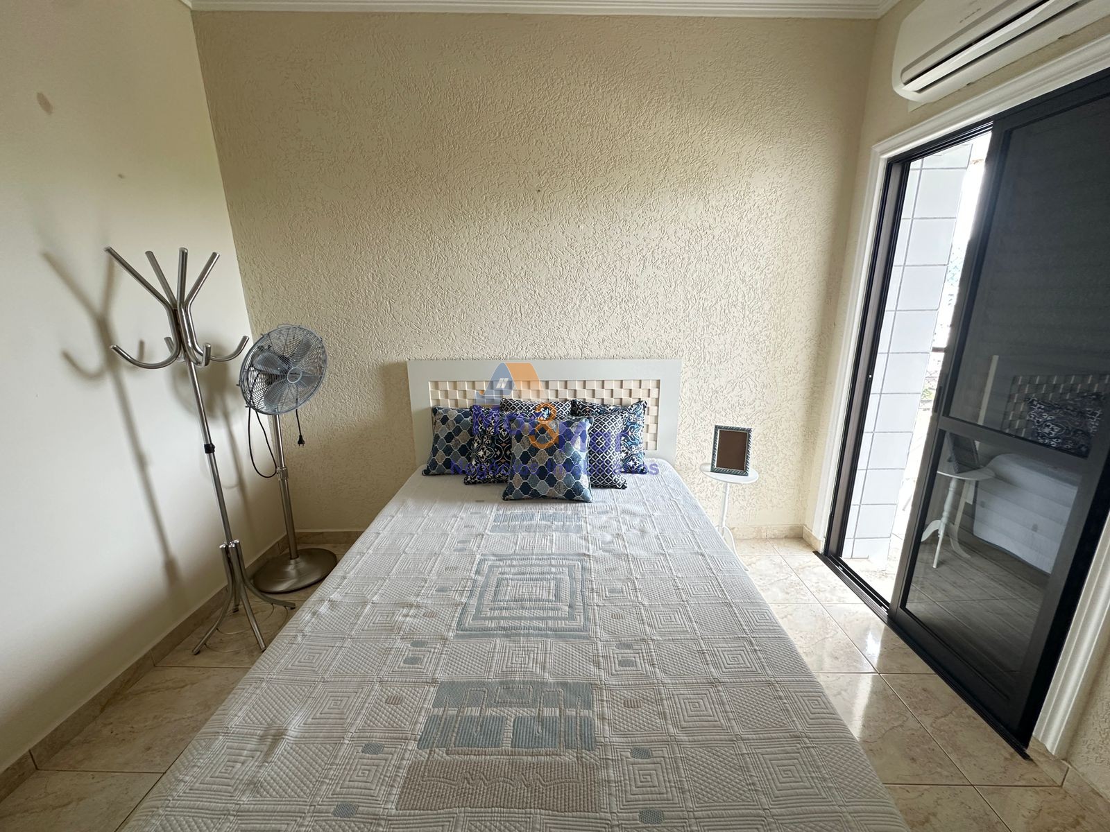 Apartamento na Praia da Enseada, Guarujá - SP