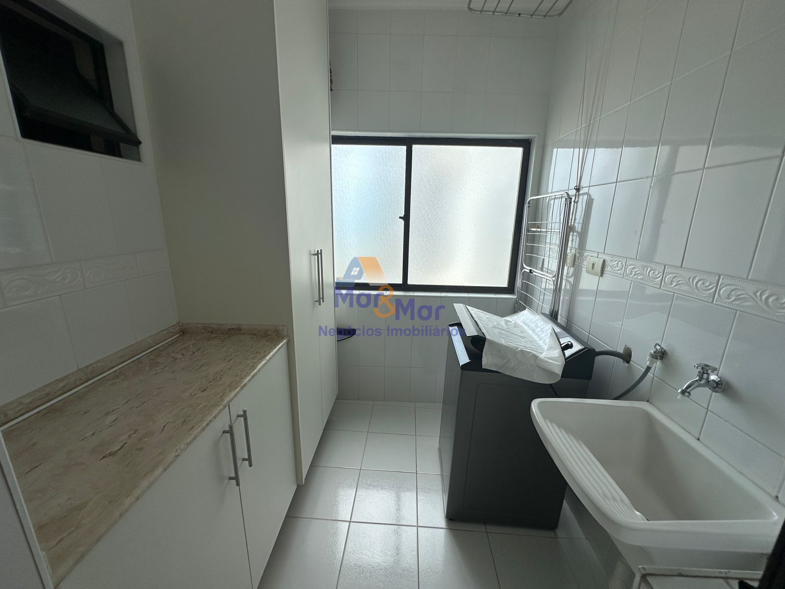 Apartamento na Praia da Enseada, Guarujá - SP