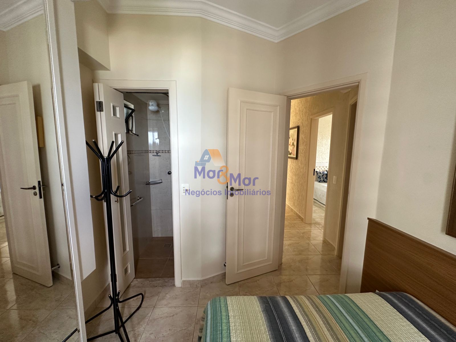 Apartamento na Praia da Enseada, Guarujá - SP