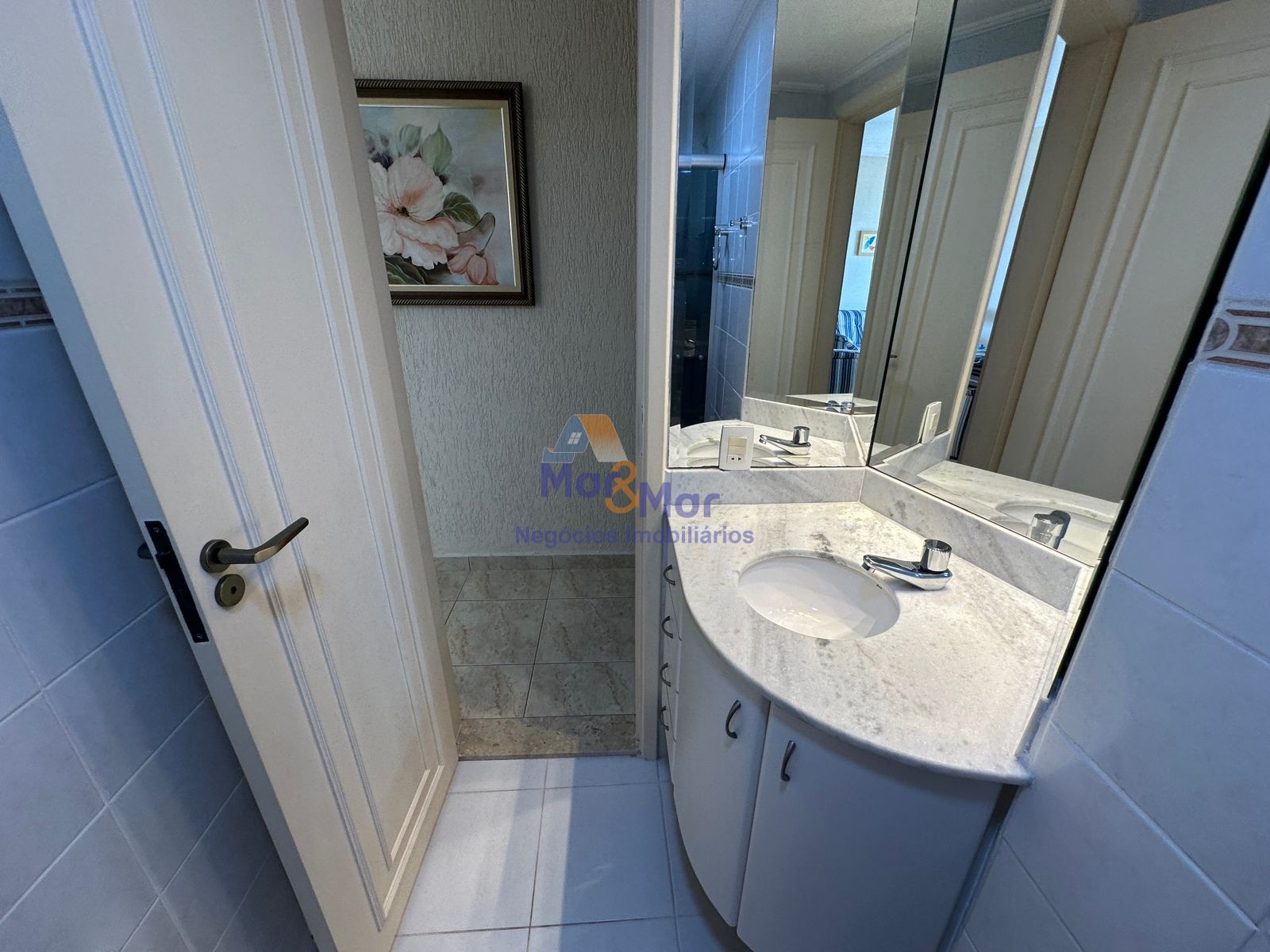 Apartamento na Praia da Enseada, Guarujá - SP