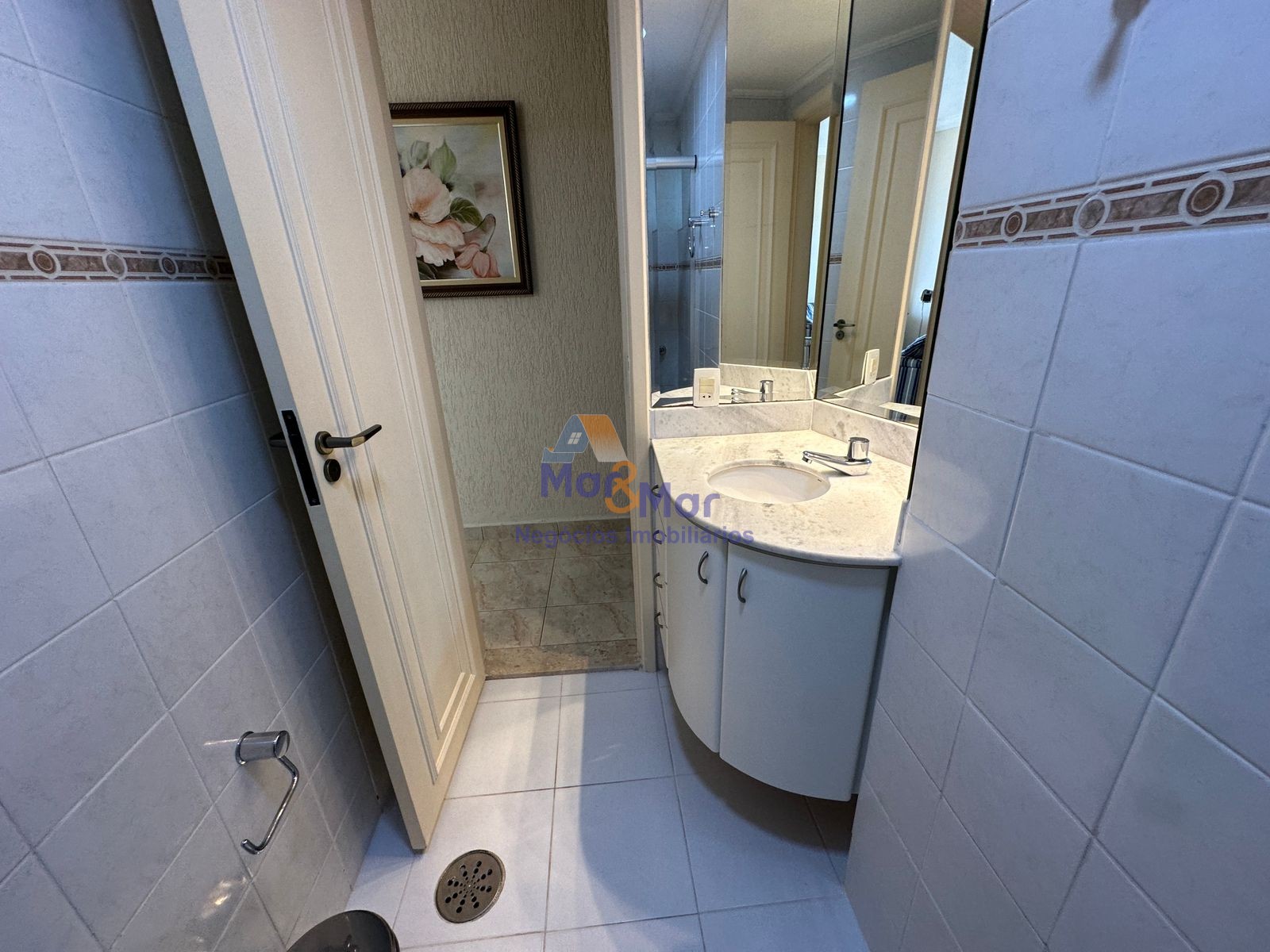 Apartamento na Praia da Enseada, Guarujá - SP