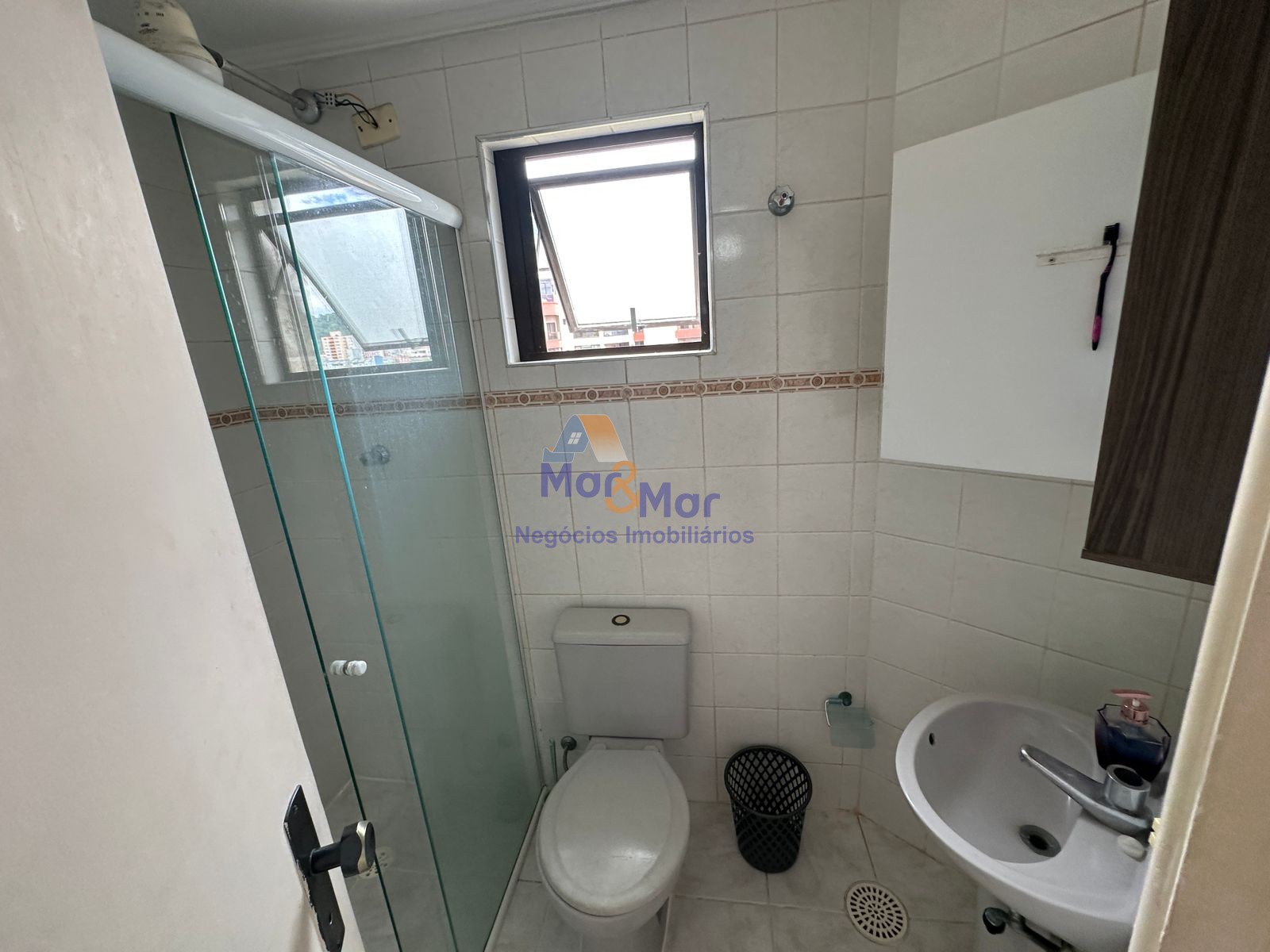 Apartamento na Praia da Enseada, Guarujá - SP