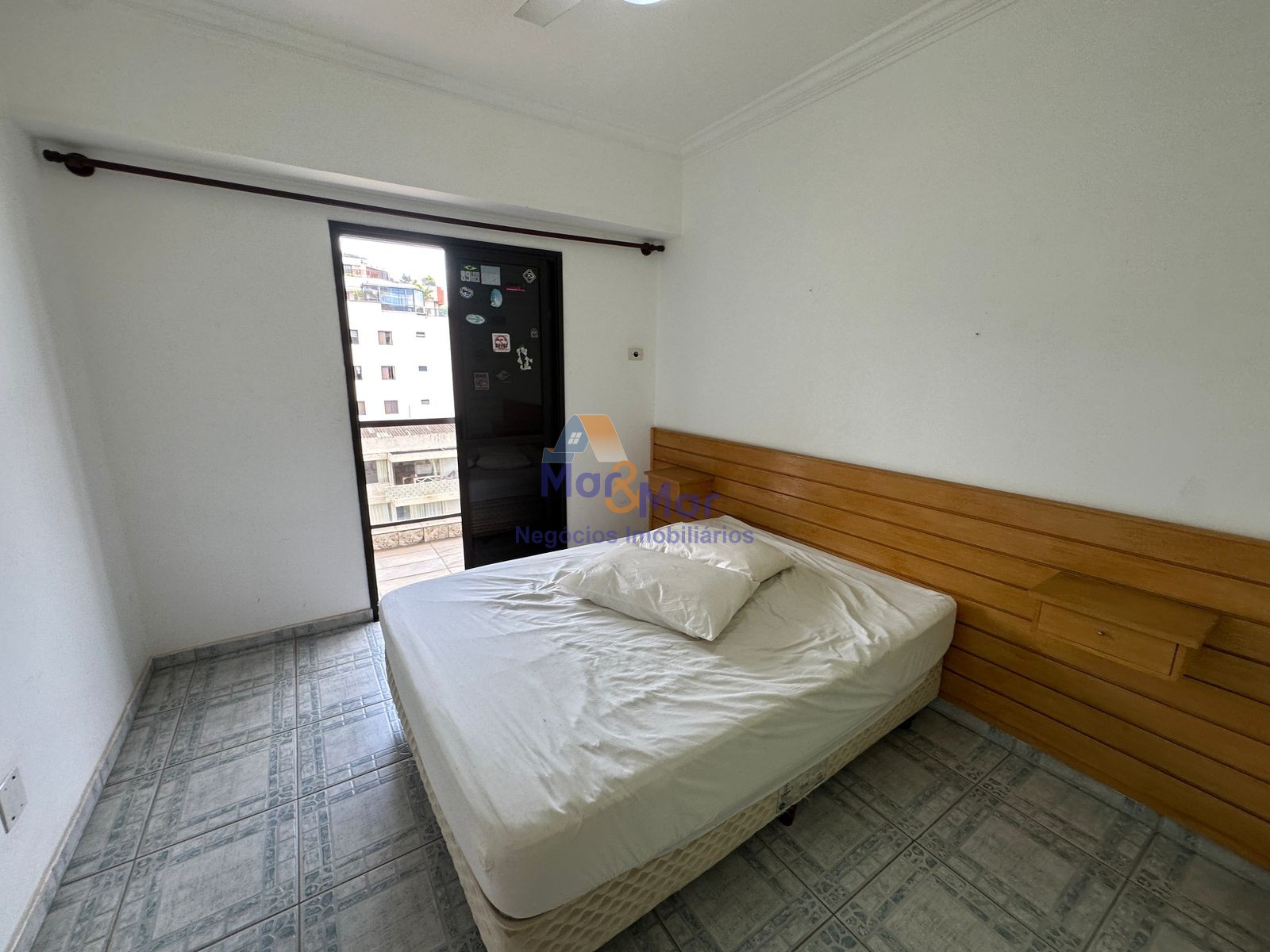 Apartamento na Praia da Enseada, Guarujá - SP
