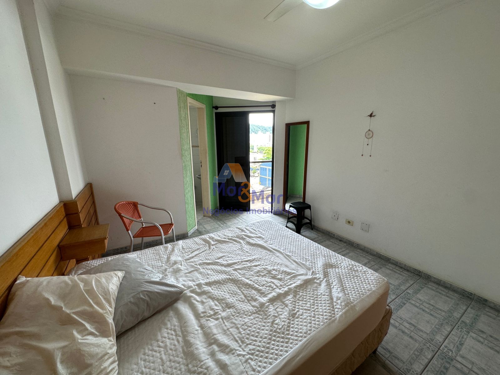 Apartamento na Praia da Enseada, Guarujá - SP