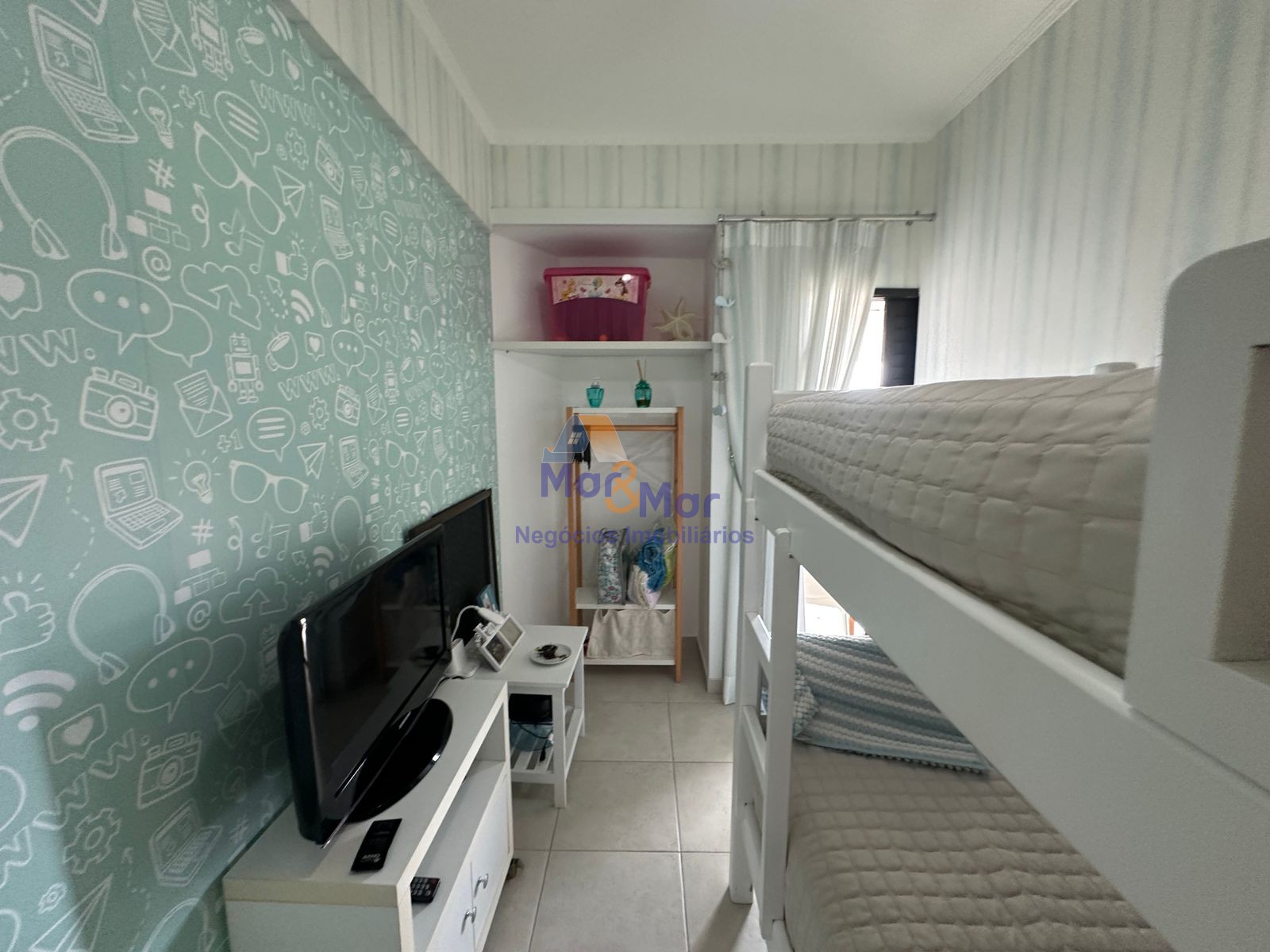 Apartamento na Praia da Enseada, Guarujá - SP