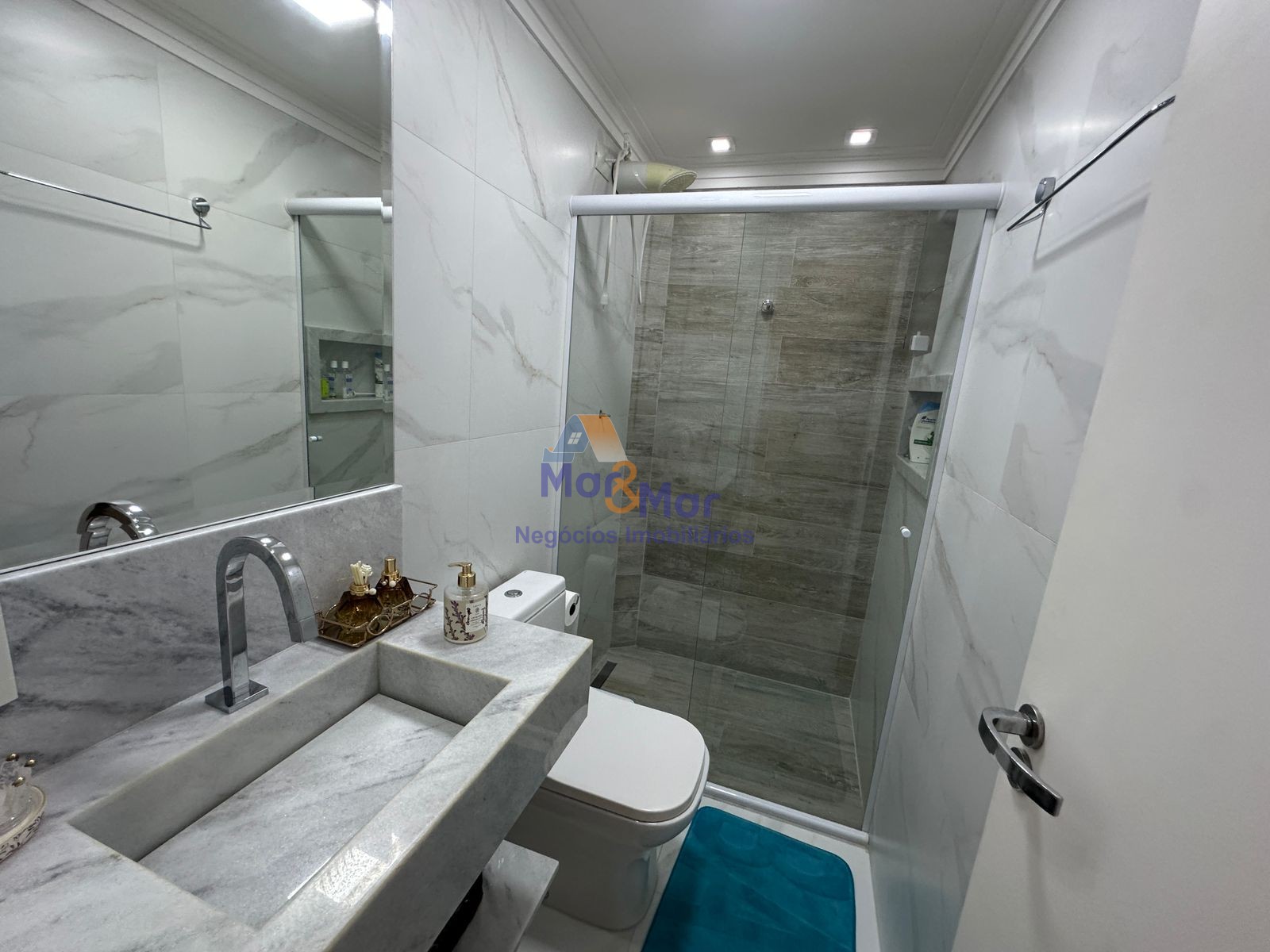 Apartamento na Praia da Enseada, Guarujá - SP