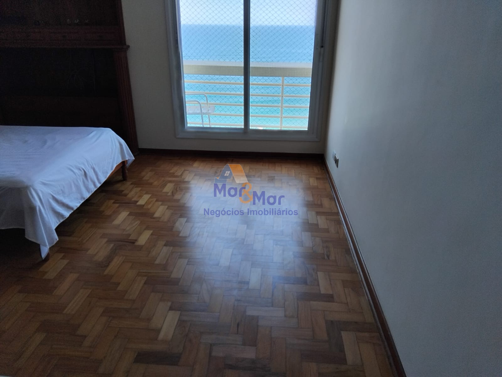 Apartamento Frente ao Mar nas Pitangueiras, Guarujá - SP