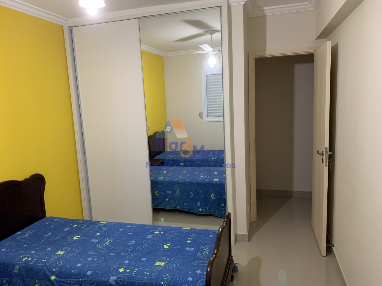 Apartamento na Praia das Pitangueiras, Guarujá - SP