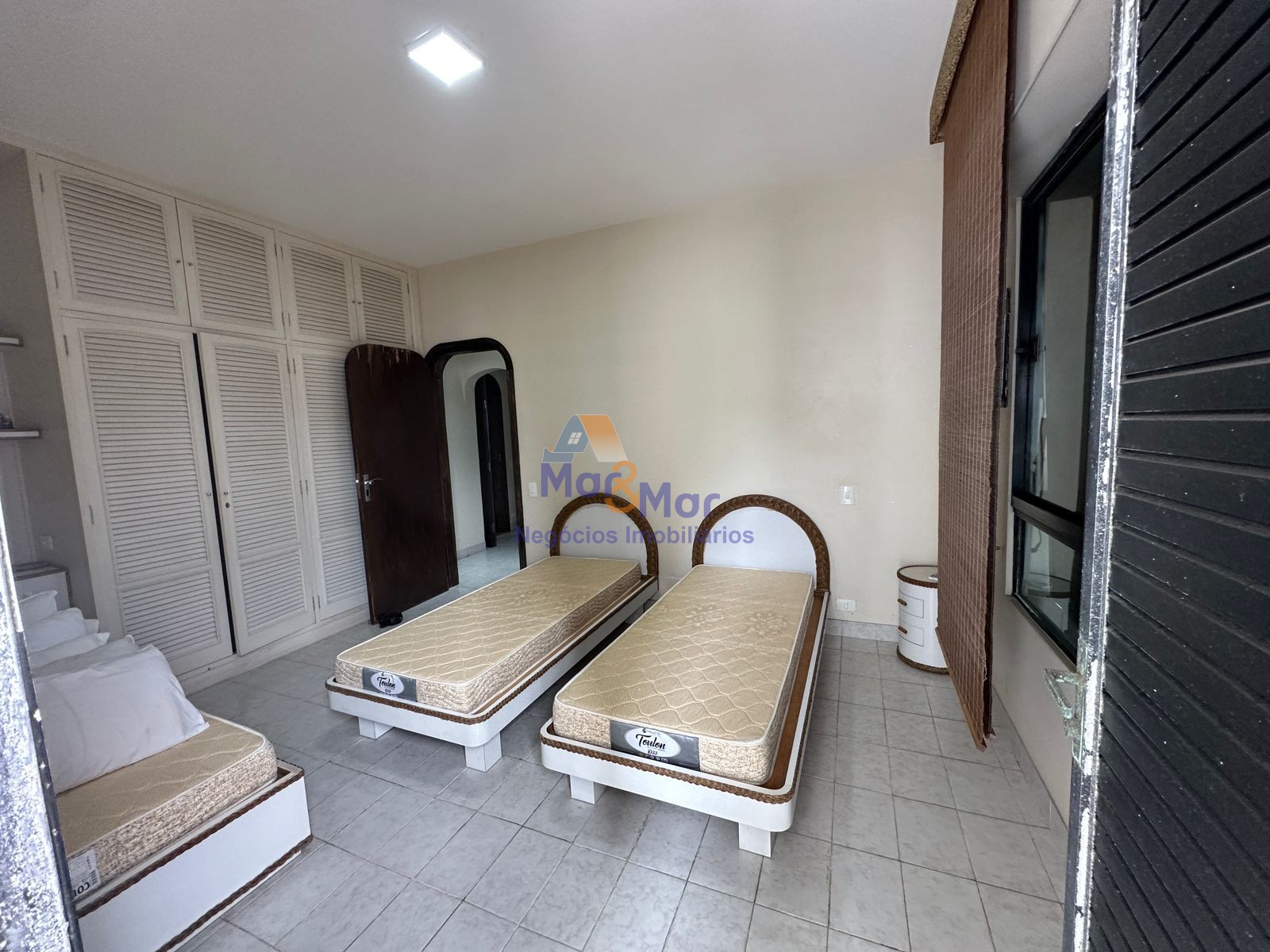 Apartamento Frente ao Mar, Praia Pitangueiras, Guarujá - SP