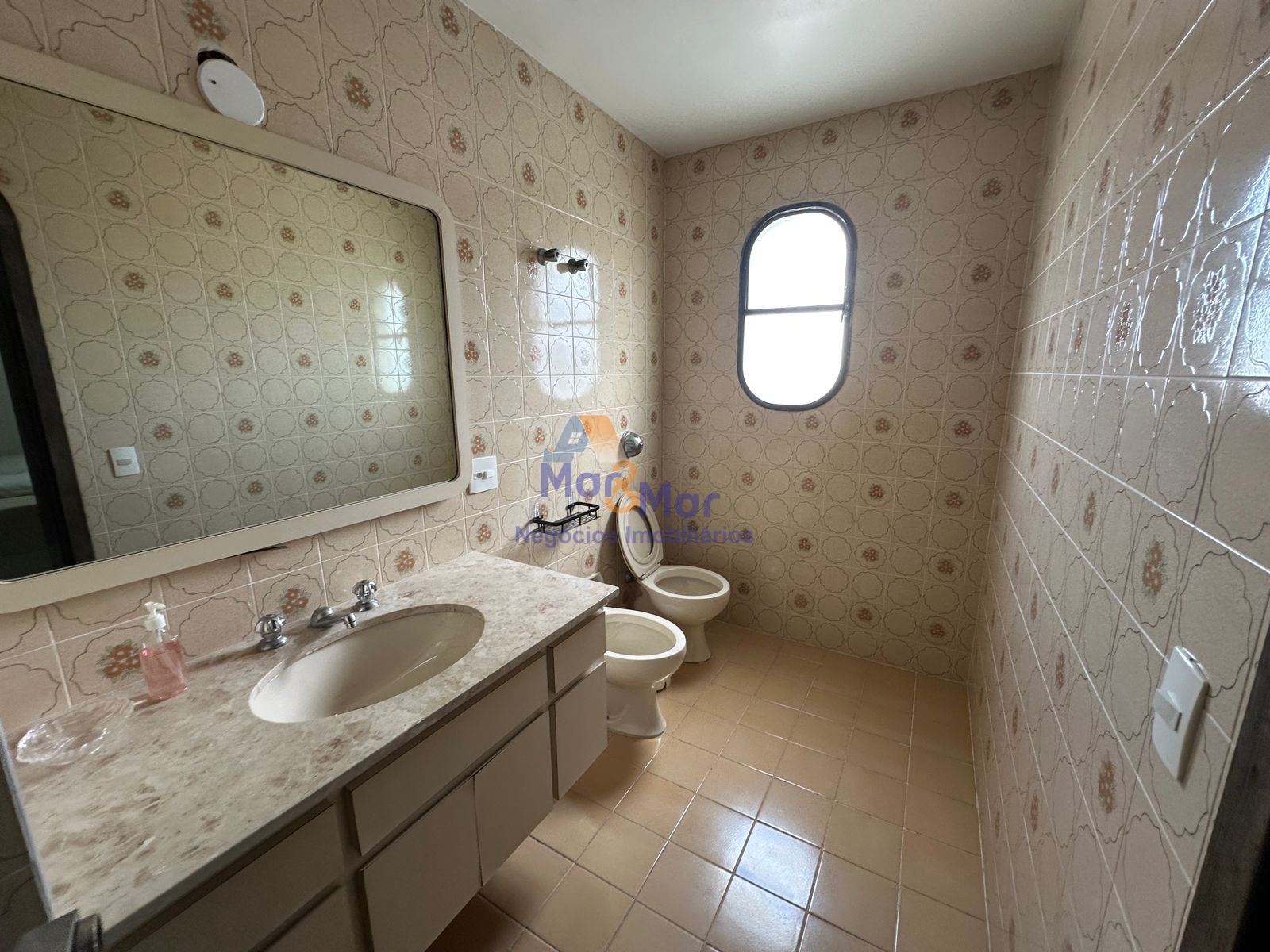 Apartamento Frente ao Mar, Praia Pitangueiras, Guarujá - SP