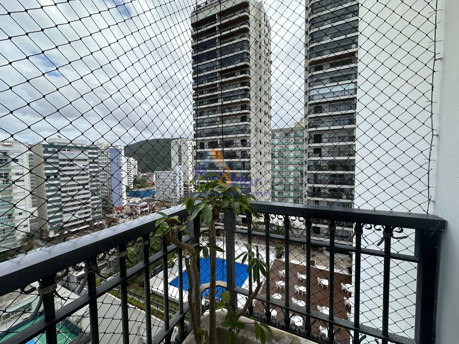 Apartamento Frente ao Mar, Praia Pitangueiras, Guarujá - SP