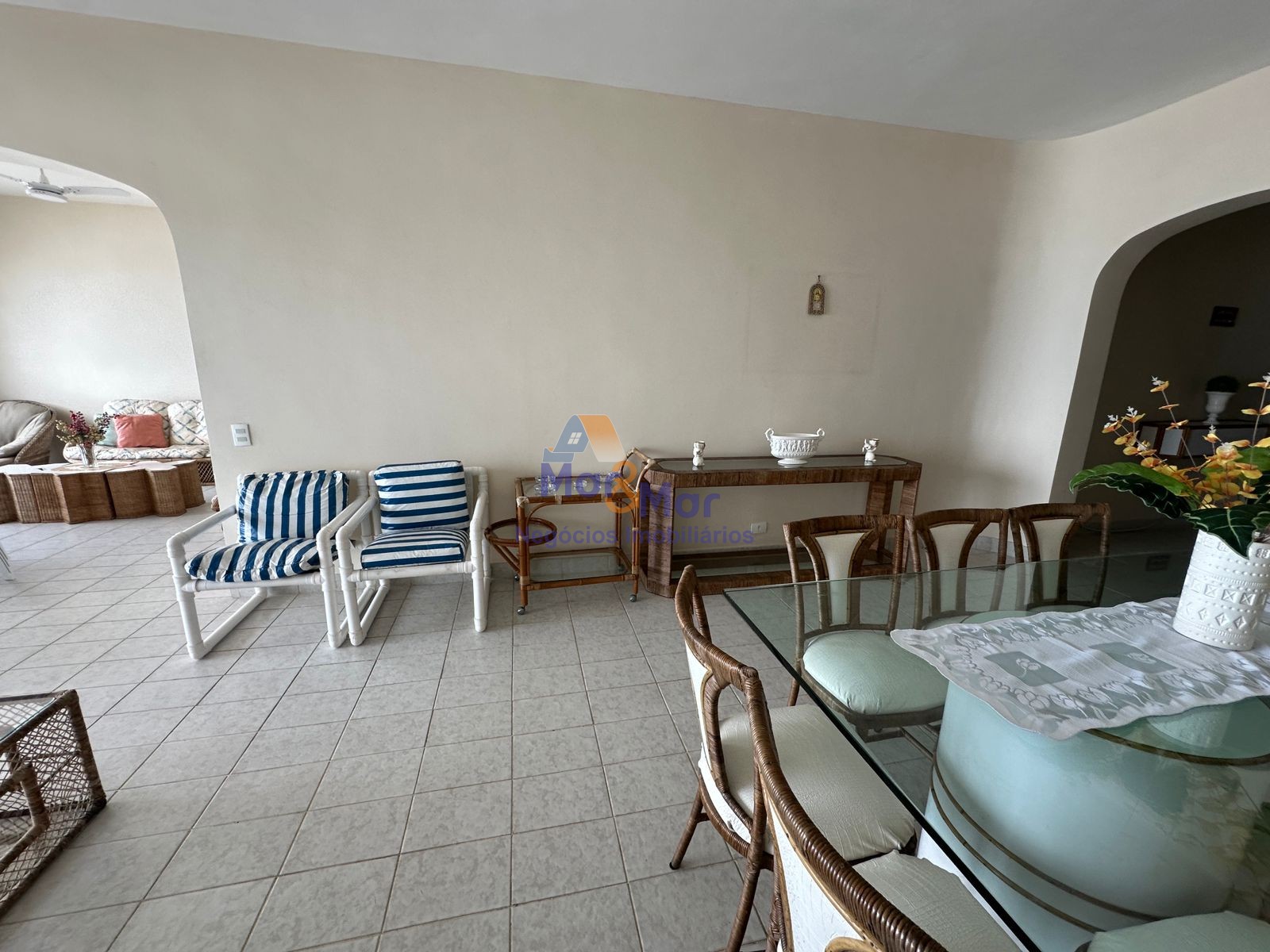 Apartamento Frente ao Mar, Praia Pitangueiras, Guarujá - SP