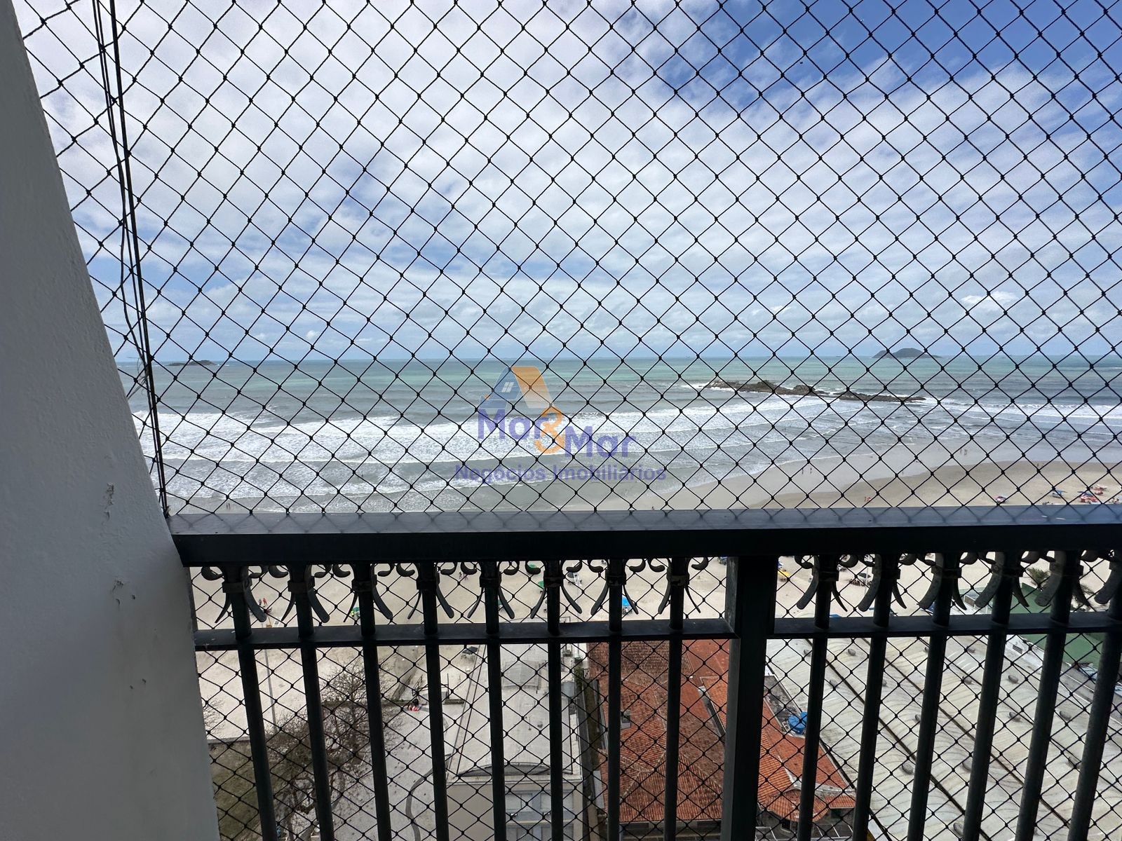 Apartamento Frente ao Mar, Praia Pitangueiras, Guarujá - SP