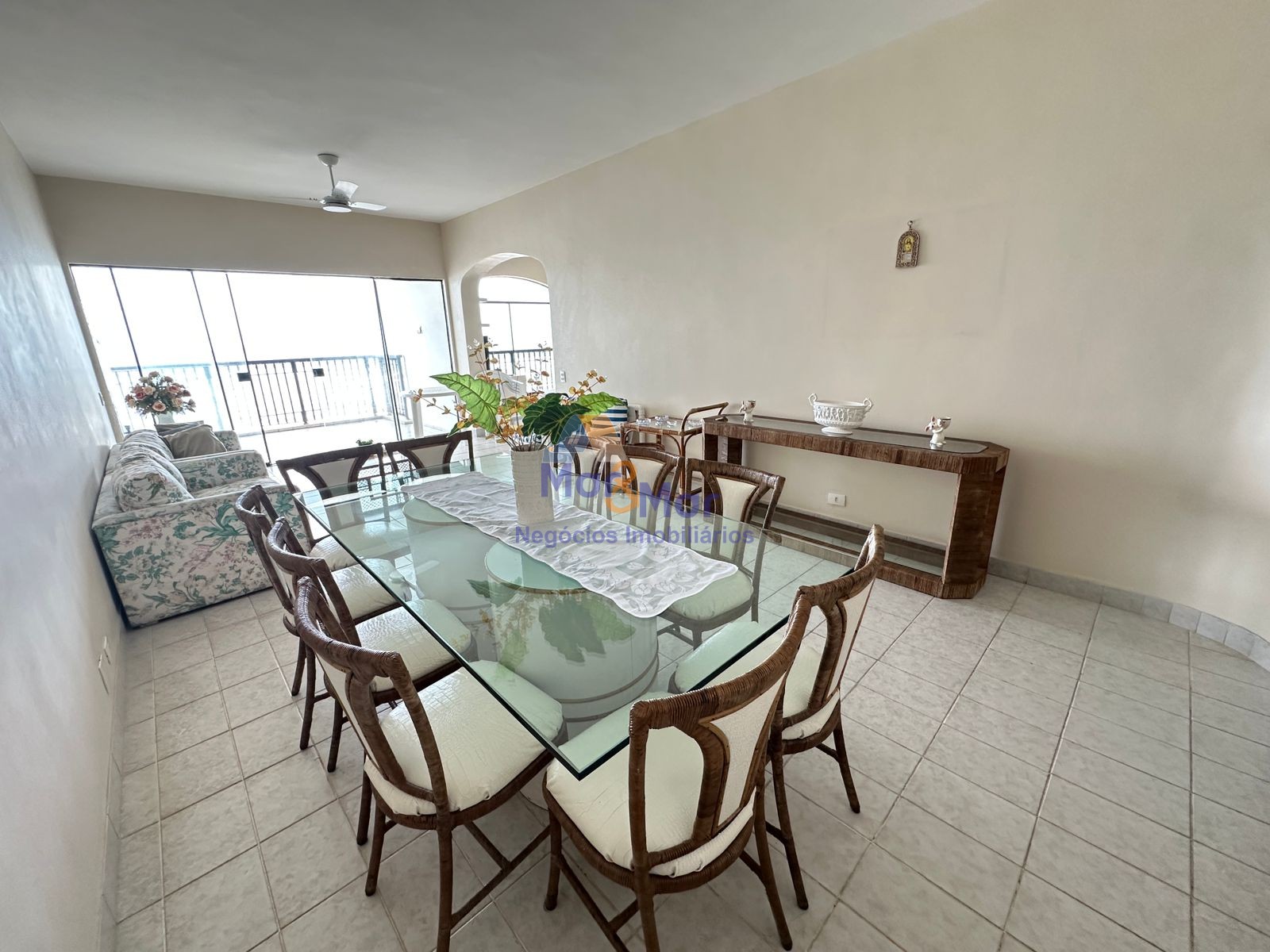 Apartamento Frente ao Mar, Praia Pitangueiras, Guarujá - SP