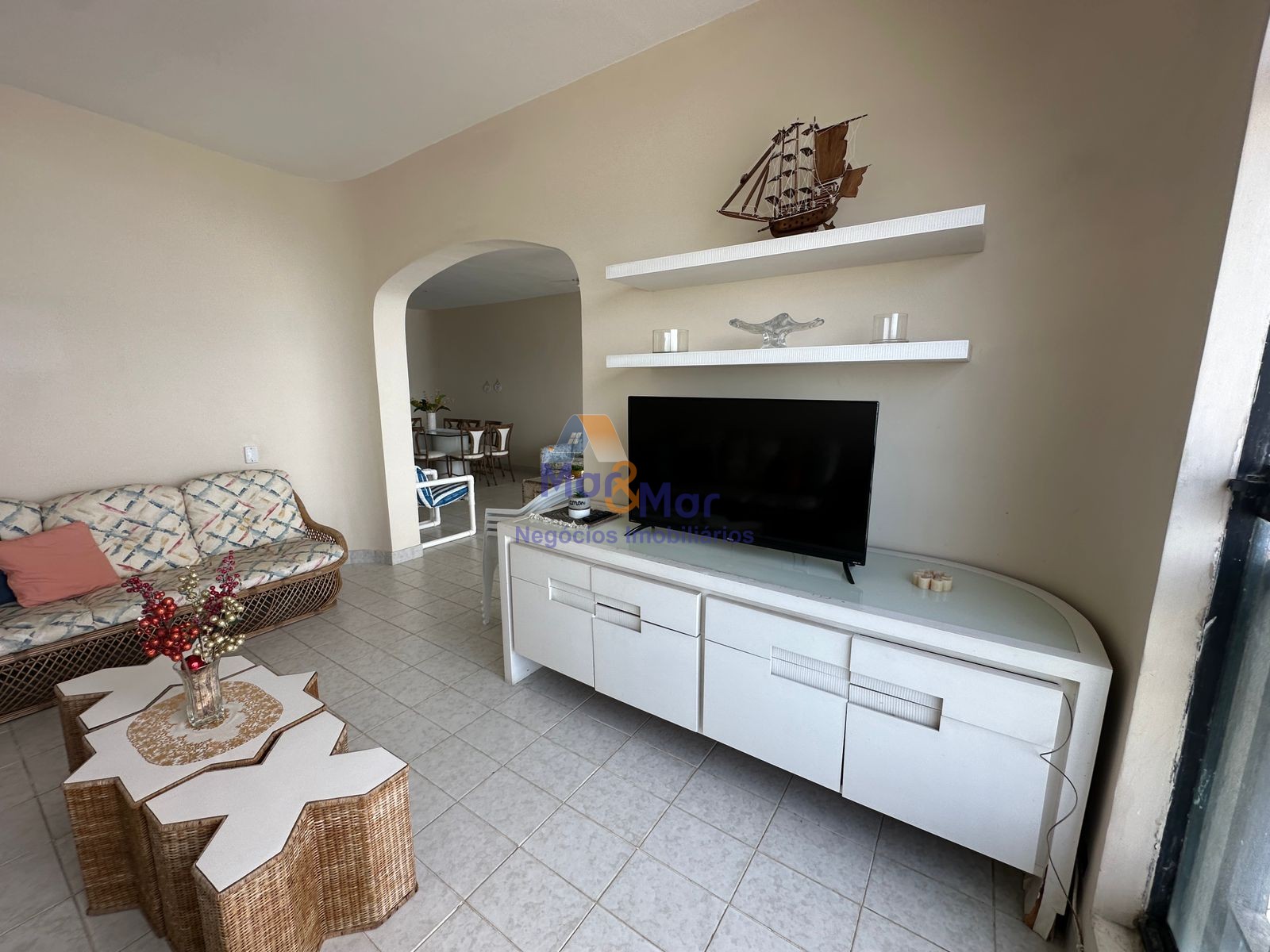 Apartamento Frente ao Mar, Praia Pitangueiras, Guarujá - SP