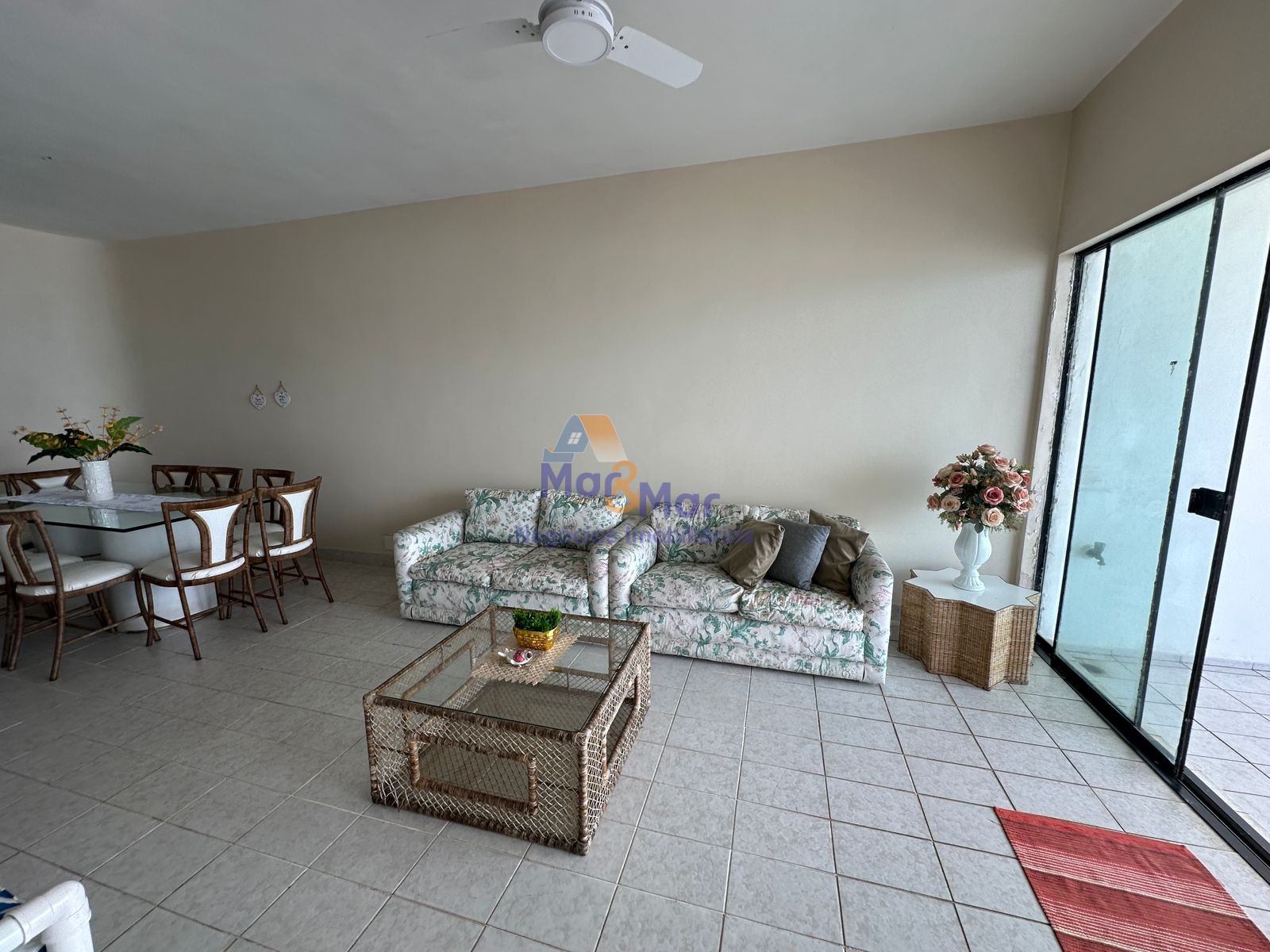 Apartamento Frente ao Mar, Praia Pitangueiras, Guarujá - SP