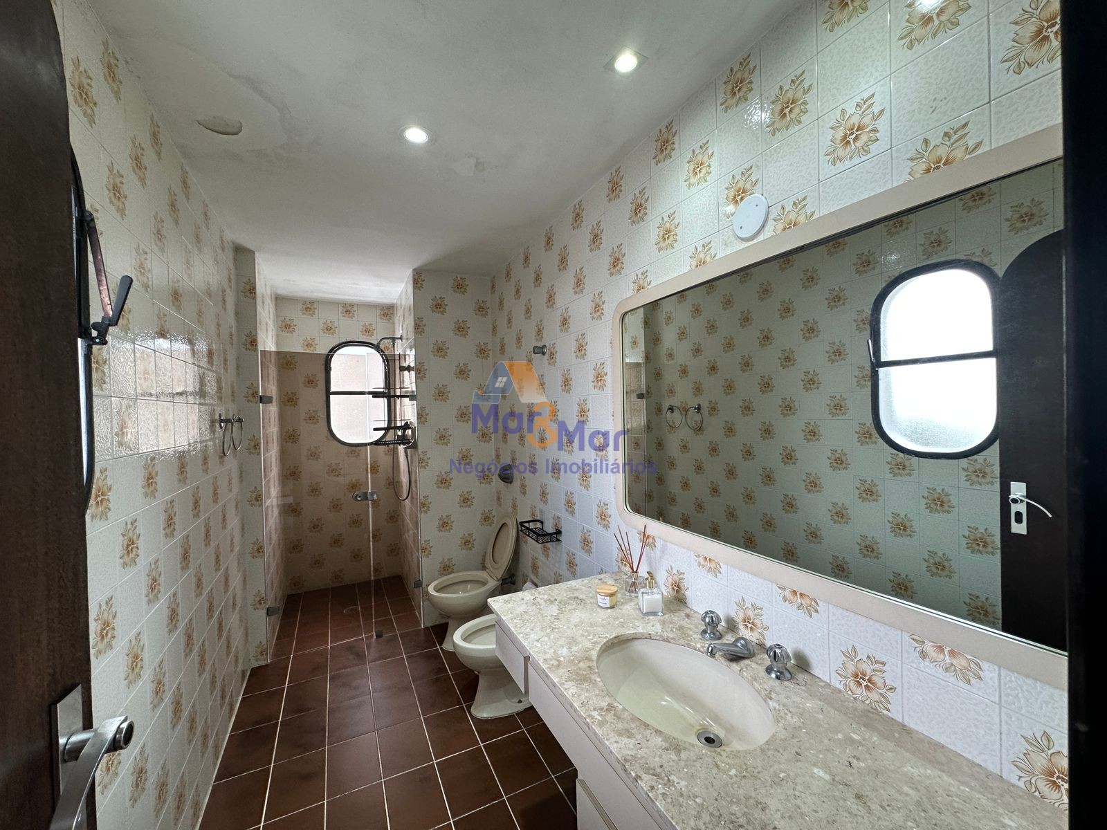 Apartamento Frente ao Mar, Praia Pitangueiras, Guarujá - SP
