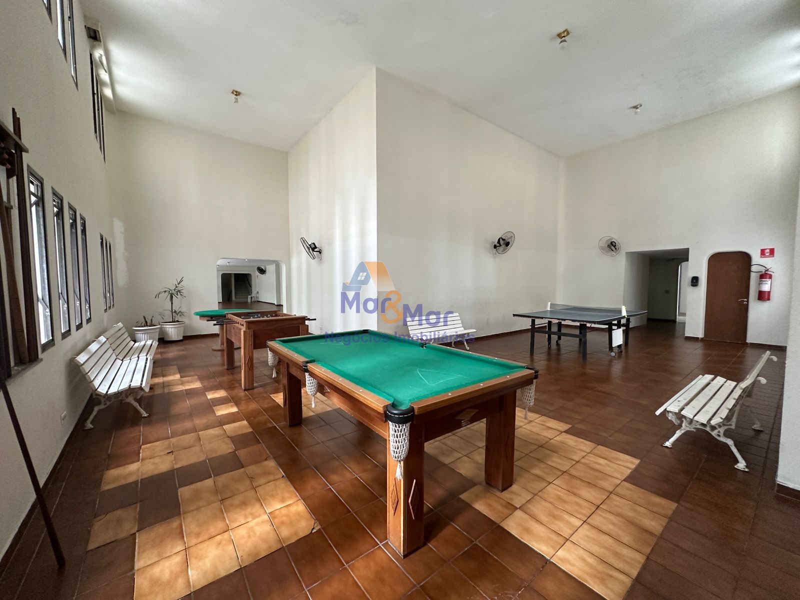 Apartamento na Praia das Pitangueiras, Guarujá - SP